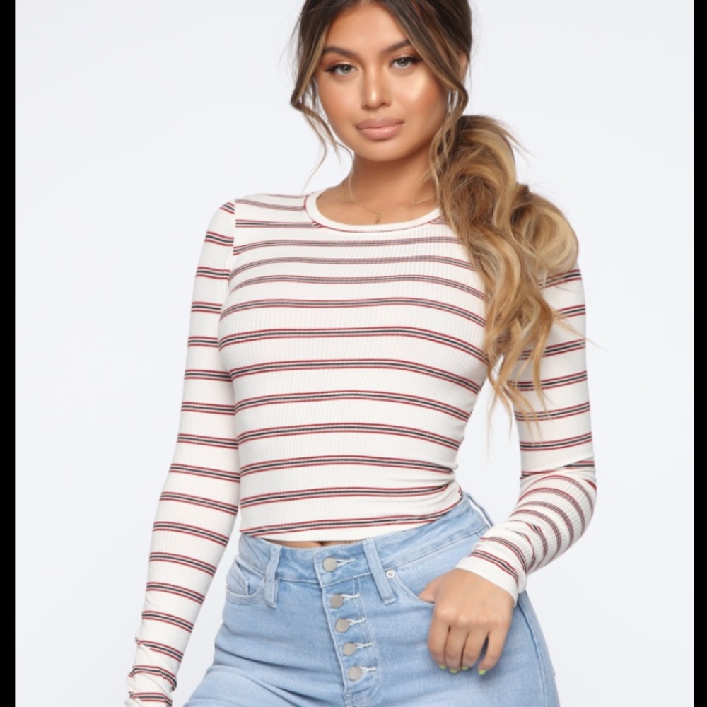 Fashion Nova long sleeve crop top